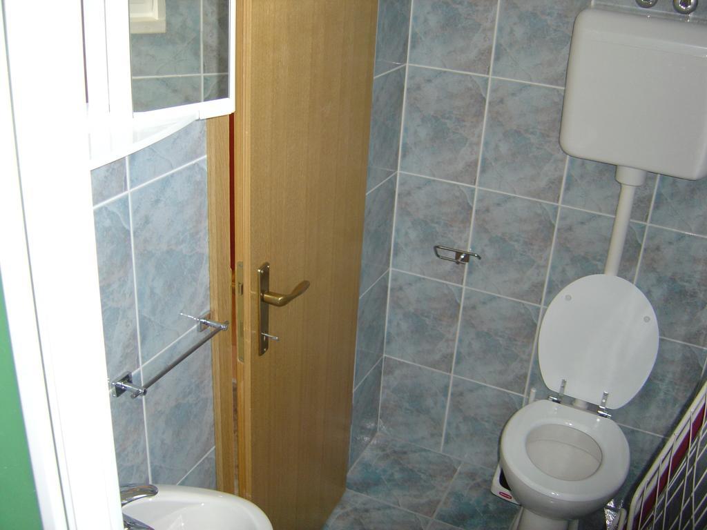 Apartments Kairos - Bili 9 Kaštela Habitación foto