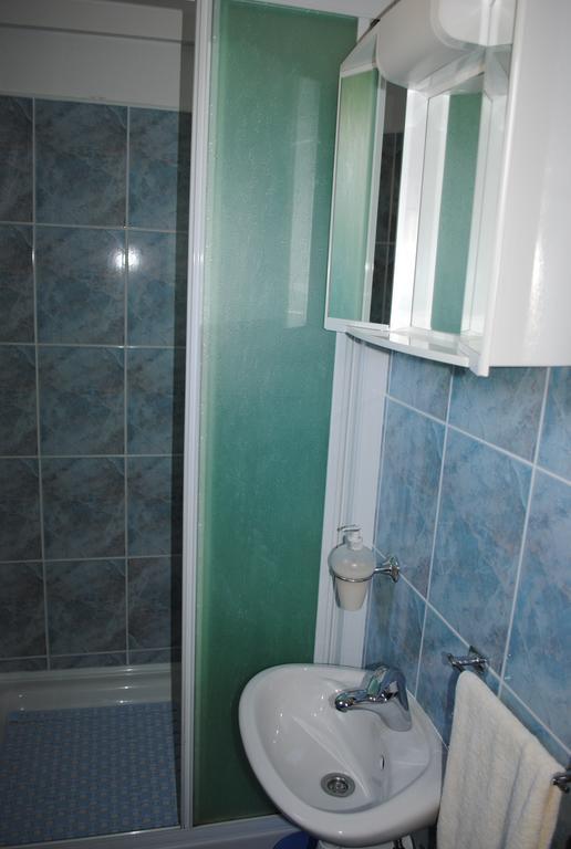 Apartments Kairos - Bili 9 Kaštela Habitación foto